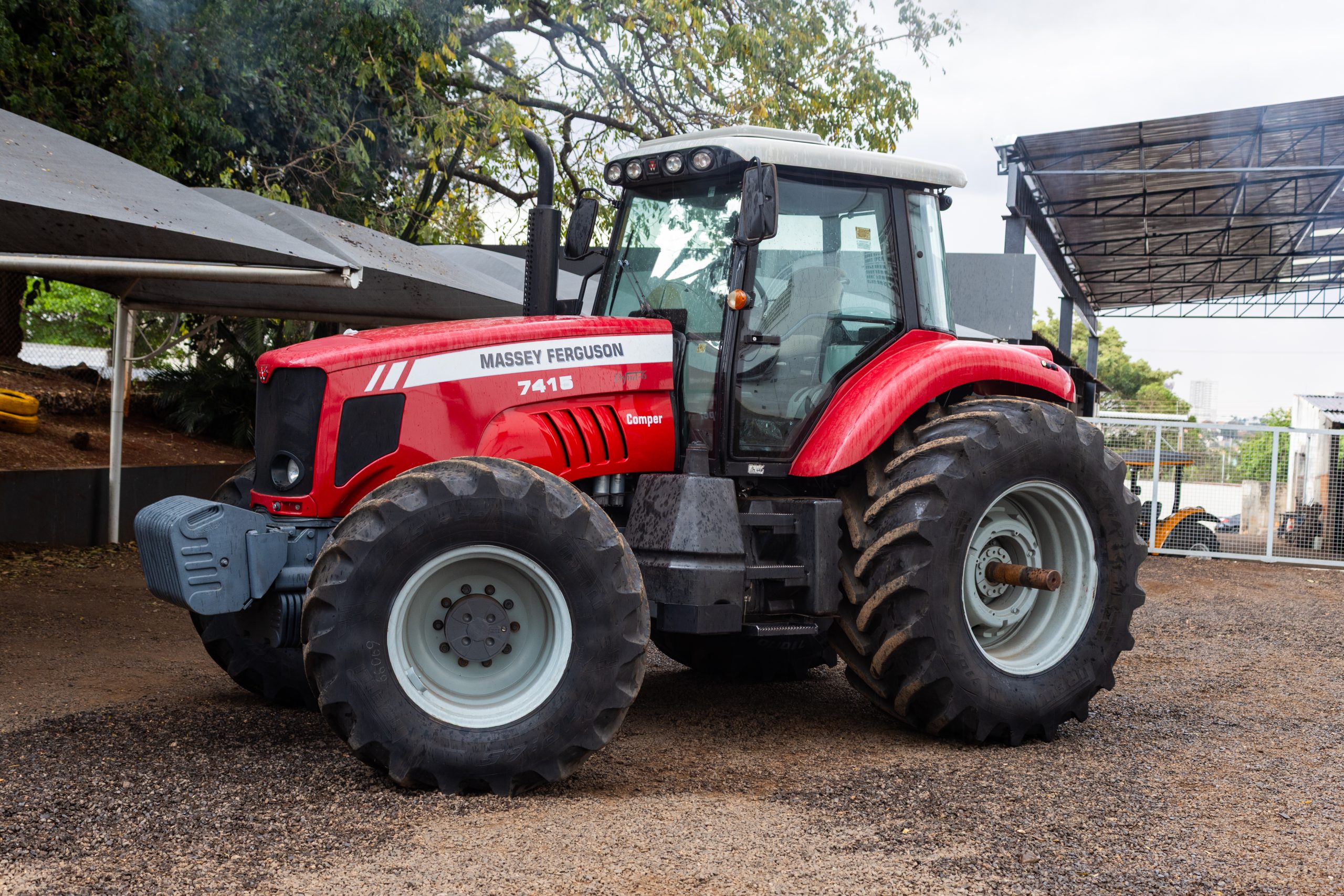 Trator Massey Fergurson MF 7415 DYNA