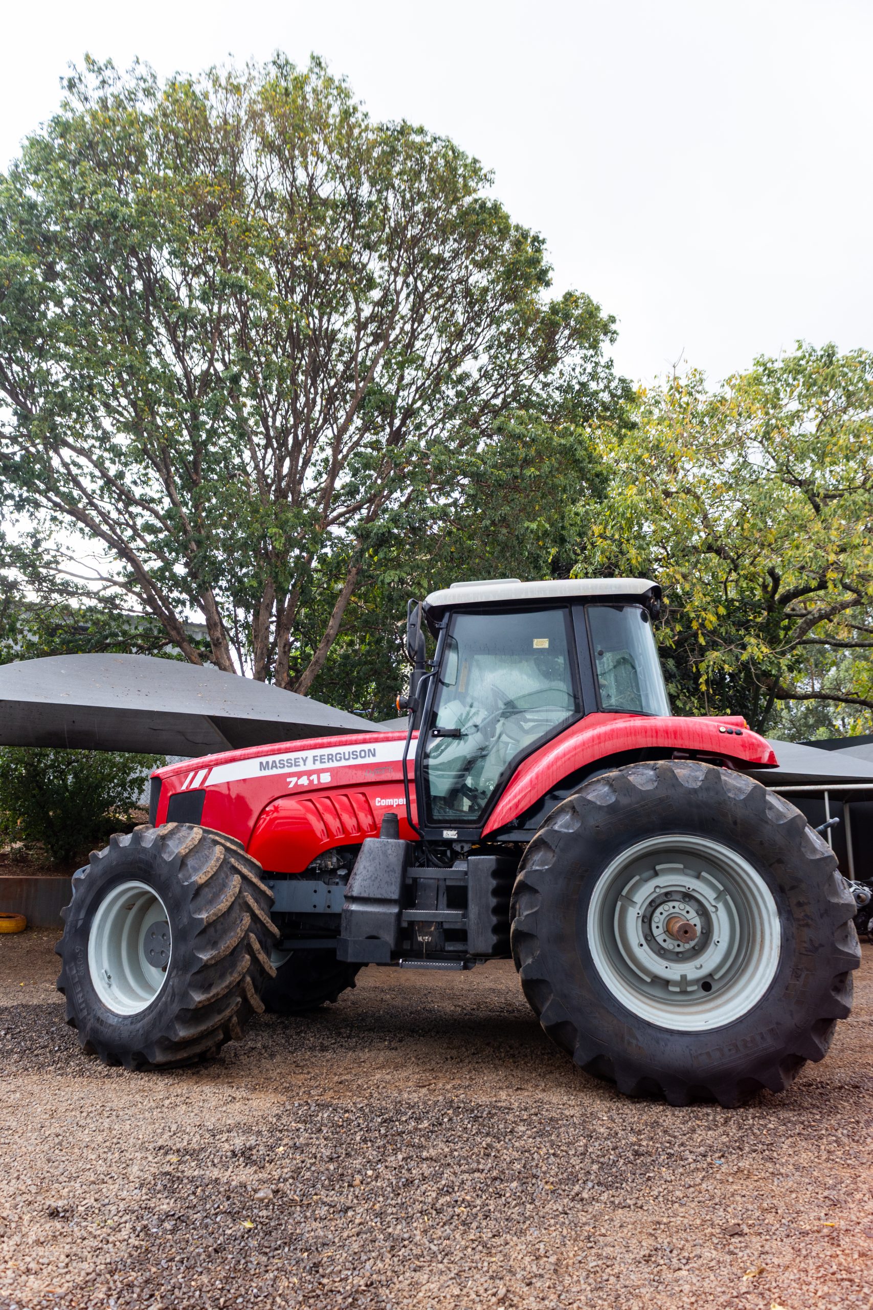 Trator Massey Fergurson MF 7415 DYNA - Imagem 4