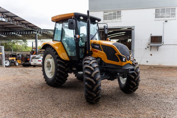Trator Valtra 990 - Imagem 8