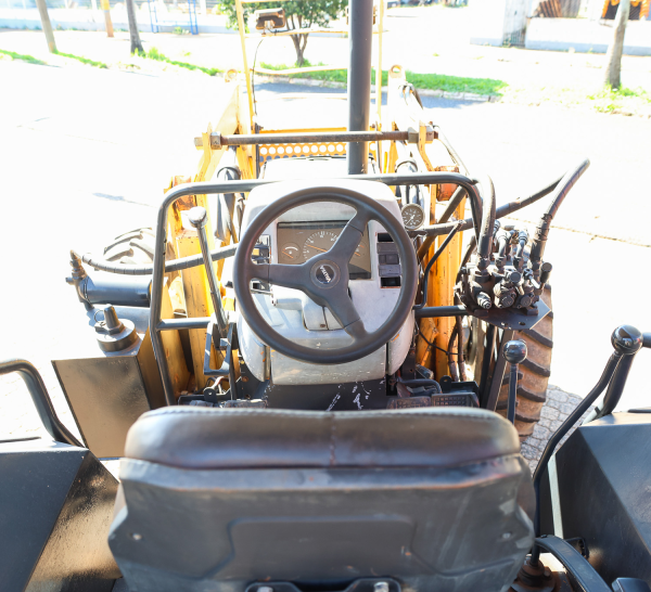 Trator Valtra 800 - Image 5