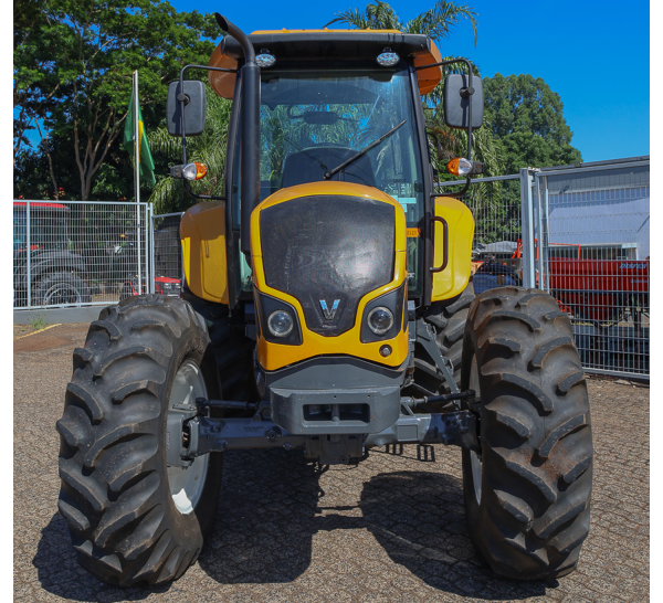 Trator Valtra 990 - Image 3