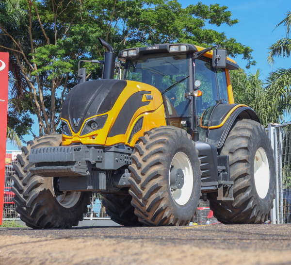 Valtra BH 224 - Image 2